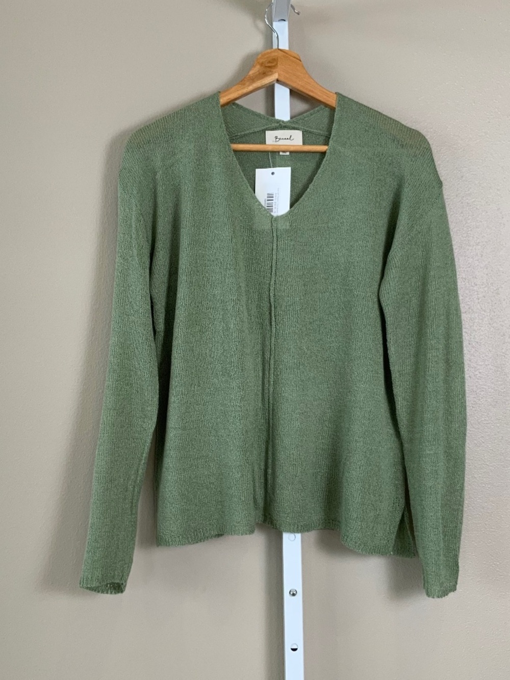 Be Cool V-Neck Lightweight Knit Sweater